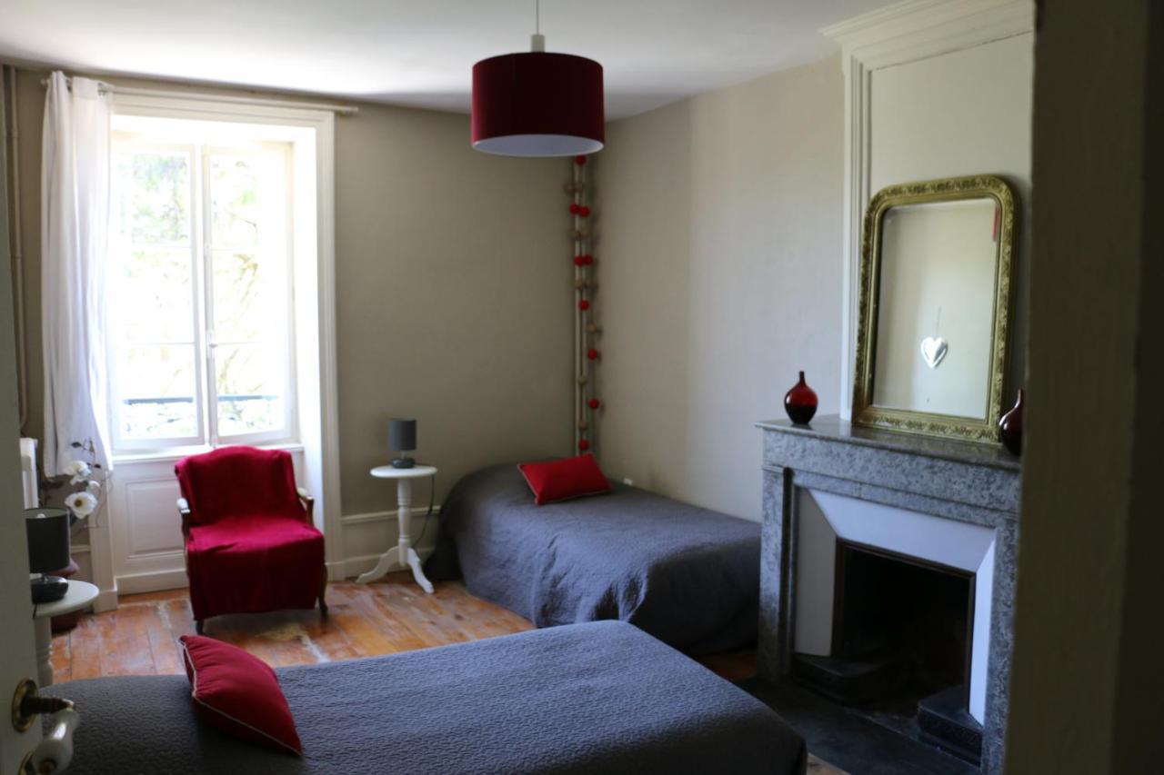 Chambres et table L' échappée Bouvesse-Quirieu Exterior foto
